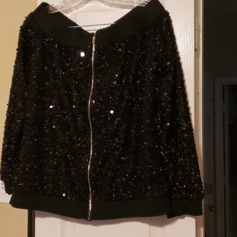 Off shoulder zip up top